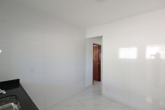 Cozinha de casa para alugar com 2 quartos, 60m² em Santa Martinha, Ribeirão das Neves