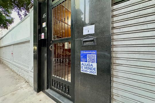 Plaquinha instalada de apartamento para alugar com 1 quarto, 47m² em Centro, Rio de Janeiro