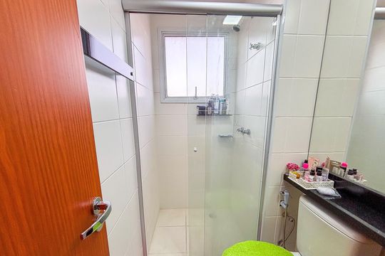 Banheiro de apartamento para alugar com 2 quartos, 47m² em Jardim Boa Vista (zona Oeste), Osasco