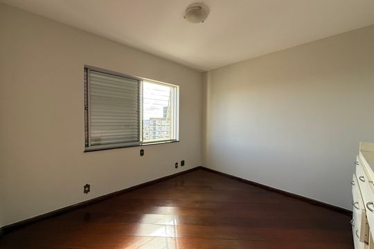 Apartamento à venda com 4 quartos, 420m² em Grajaú, Belo Horizonte
