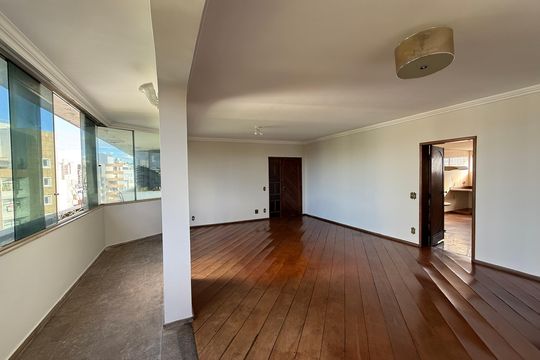 Apartamento à venda com 4 quartos, 420m² em Grajaú, Belo Horizonte