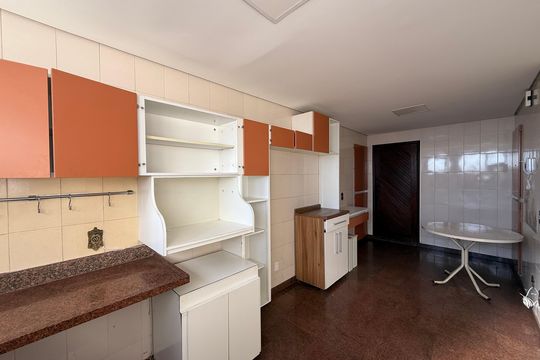 Apartamento à venda com 4 quartos, 420m² em Grajaú, Belo Horizonte