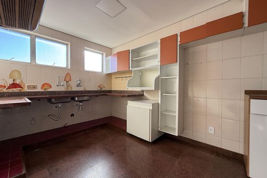 Apartamento à venda com 4 quartos, 420m² em Grajaú, Belo Horizonte