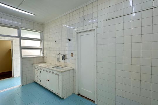Cozinha de apartamento à venda com 4 quartos, 100m² em Copacabana, Rio de Janeiro