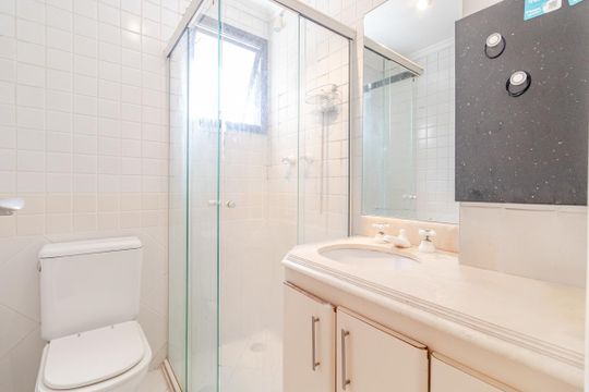 Banheiro da Suíte 2 de apartamento à venda com 4 quartos, 156m² em Jardim Paulista, São Paulo