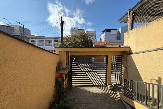 Vista da sala de casa à venda com 3 quartos, 350m² em Vila Camilópolis, Santo André