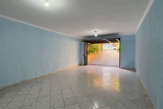 Garagem de casa à venda com 3 quartos, 350m² em Vila Camilópolis, Santo André