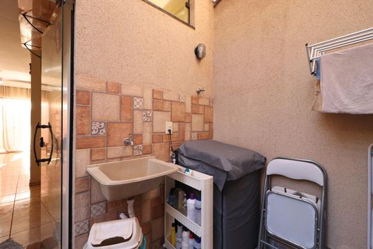Área de Serviço de casa para alugar com 2 quartos, 120m² em Centro, Ribeirão Preto