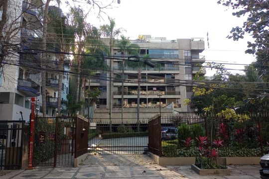Fachada de apartamento à venda com 5 quartos, 224m² em Jacarepaguá, Rio de Janeiro