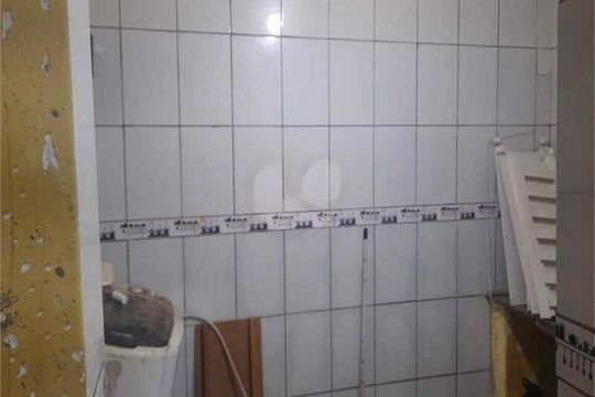 Casa à venda com 1 quarto, 140m² em Utinga, Santo André