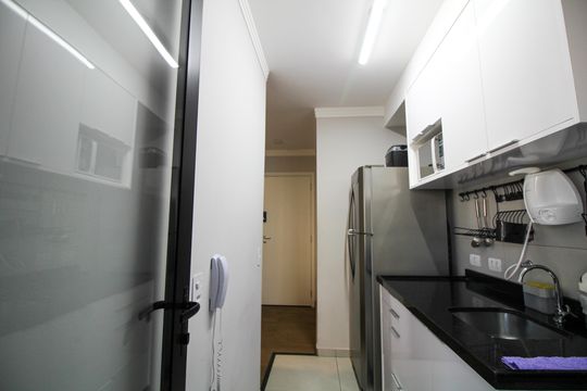 Cozinha de apartamento para alugar com 2 quartos, 49m² em Brás, São Paulo