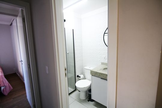 Banheiro de apartamento para alugar com 2 quartos, 49m² em Brás, São Paulo