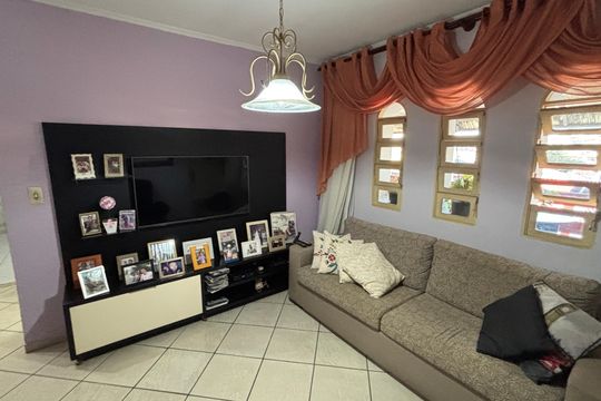 Sala de casa para alugar com 3 quartos, 198m² em Jardim Ipanema, Santo André