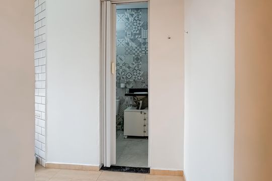 Banheiro de kitnet/studio para alugar com 1 quarto, 30m² em Cambuci, São Paulo