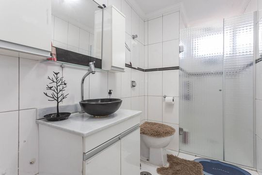 Banheiro de apartamento à venda com 2 quartos, 62m² em Vila Água Funda, São Paulo