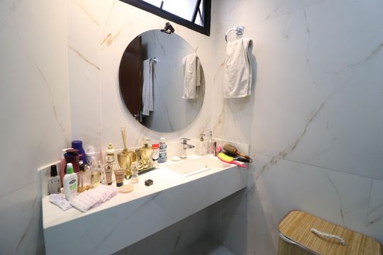 Banheiro da Suíte  de apartamento para alugar com 1 quarto, 50m² em Centro, Uberlândia