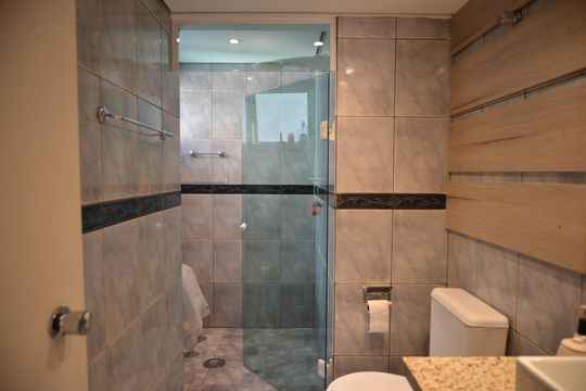Banheiro Social de apartamento à venda com 2 quartos, 77m² em Jardim Bela Vista, Santo André