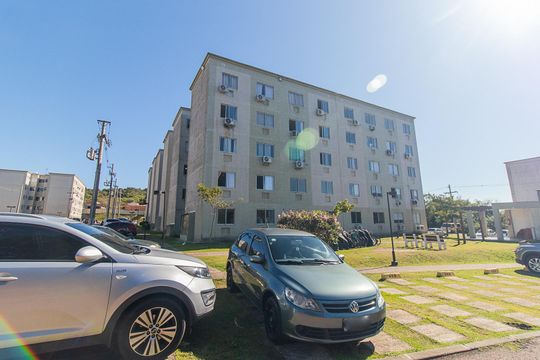 Fachada do bloco de apartamento à venda com 2 quartos, 40m² em Cavalhada, Porto Alegre