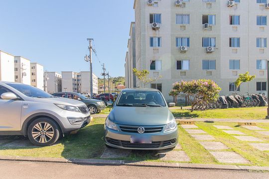 Garagem de apartamento à venda com 2 quartos, 40m² em Cavalhada, Porto Alegre