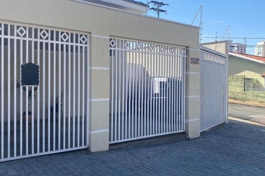 Casa à venda com 3 quartos, 181m² em Taquaral, Campinas