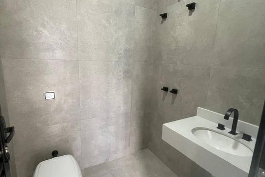 Casa à venda com 3 quartos, 200m² em Swiss Park, Campinas