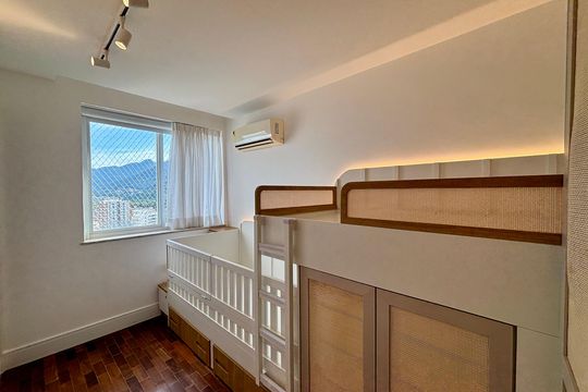 Suíte 1 de apartamento à venda com 2 quartos, 165m² em Humaitá, Rio de Janeiro