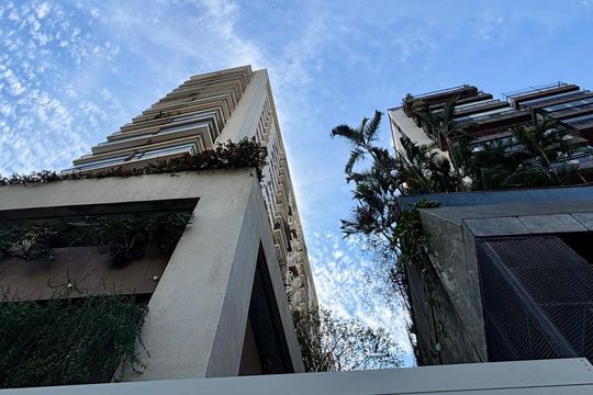 Fachada de apartamento à venda com 2 quartos, 165m² em Humaitá, Rio de Janeiro