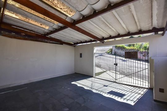 Garagem de casa para alugar com 3 quartos, 90m² em Jardim Caner, Taboão da Serra