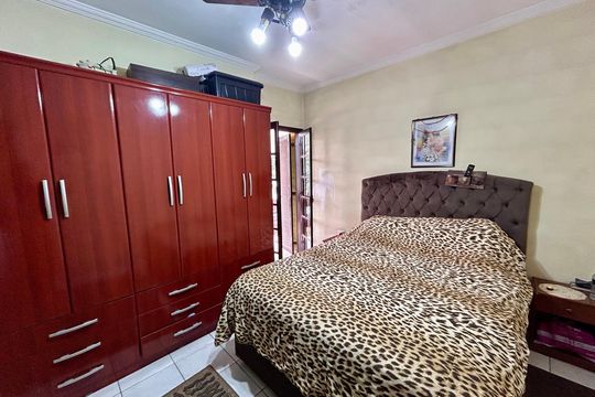 Suíte de casa à venda com 3 quartos, 222m² em Vila Augusta, Guarulhos