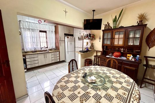 Cozinha de casa à venda com 3 quartos, 222m² em Vila Augusta, Guarulhos