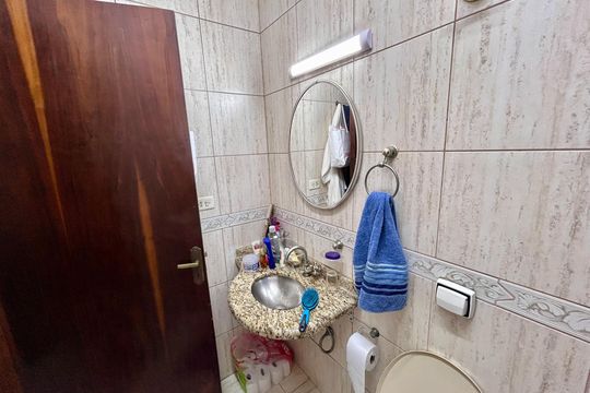 Banheiro da Suíte de casa à venda com 3 quartos, 222m² em Vila Augusta, Guarulhos