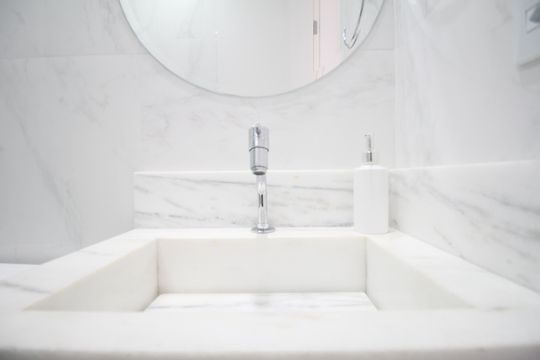 Banheiro de apartamento à venda com 1 quarto, 32m² em Vila Andrade, São Paulo