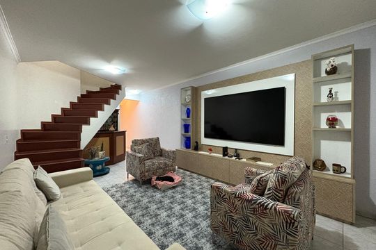 Sala de casa à venda com 3 quartos, 183m² em Parque Gerassi, Santo André
