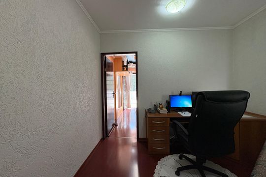 Escritório/ corredor acesso aos dormitórios de casa à venda com 3 quartos, 183m² em Parque Gerassi, Santo André