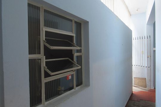 Corredor de casa à venda com 1 quarto, 250m² em Jardim D’abril, Osasco