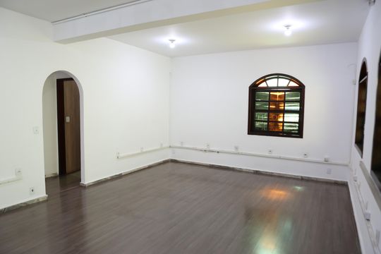 Sala de casa à venda com 6 quartos, 350m² em Jardim Riacho das Pedras, Contagem