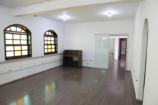 Sala de casa à venda com 6 quartos, 350m² em Jardim Riacho das Pedras, Contagem