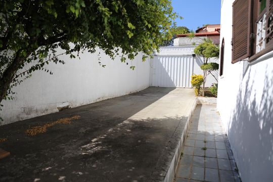 Quintal de casa à venda com 6 quartos, 350m² em Jardim Riacho das Pedras, Contagem