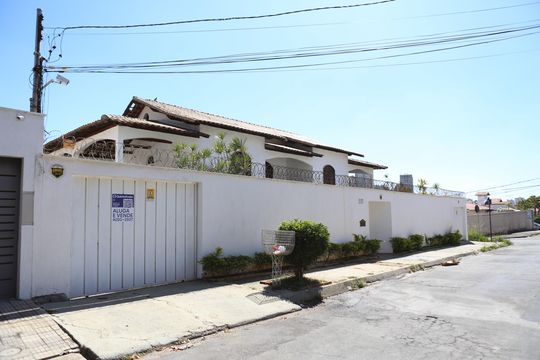 Fachada / Plaquinha Instalada 01/08/2025 DSUH-241 de casa à venda com 6 quartos, 350m² em Jardim Riacho das Pedras, Contagem
