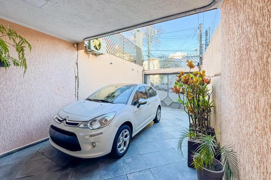 Garagem de casa à venda com 3 quartos, 194m² em Vila Deodoro, São Paulo