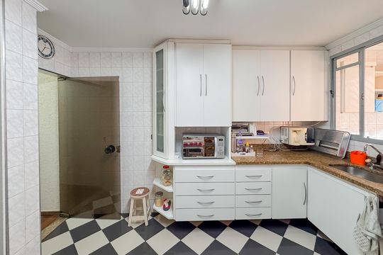 Cozinha de casa à venda com 3 quartos, 194m² em Vila Deodoro, São Paulo