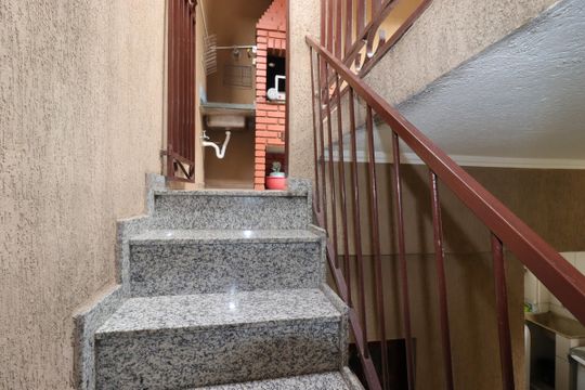 Escada de casa à venda com 3 quartos, 208m² em Jardim Ana Maria, Santo André