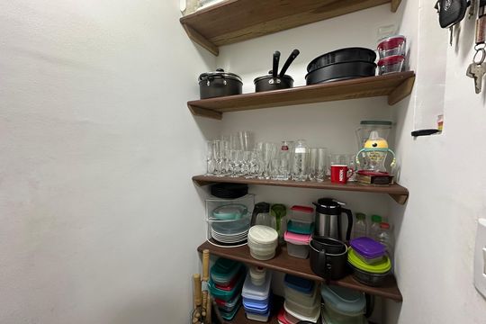 Despensa de casa para alugar com 3 quartos, 250m² em Jardim Belval, Barueri