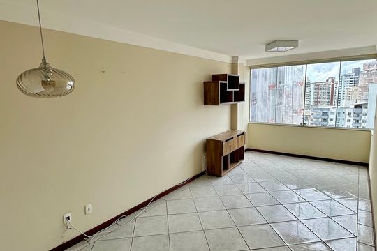 Apartamento para alugar com 2 quartos, 64m² em Kobrasol, São José