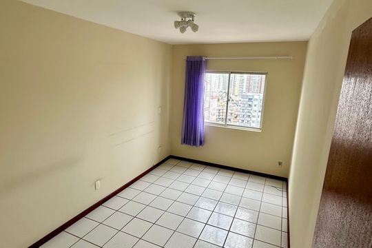 Quarto 2 de apartamento para alugar com 2 quartos, 64m² em Kobrasol, São José