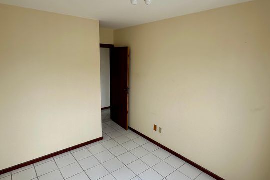 Quarto 1 de apartamento para alugar com 2 quartos, 64m² em Kobrasol, São José