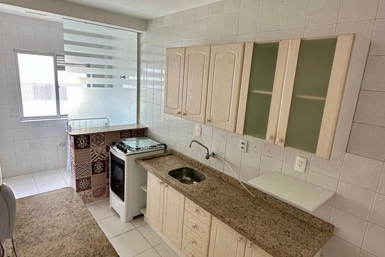 Cozinha de apartamento para alugar com 2 quartos, 64m² em Kobrasol, São José