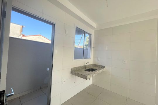 Cozinha de apartamento à venda com 2 quartos, 132m² em Santa Monica, Belo Horizonte