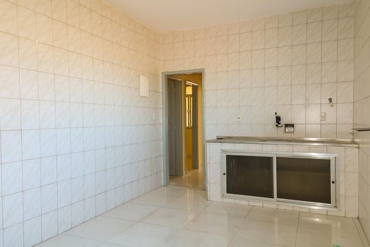 Cozinha de casa à venda com 5 quartos, 100m² em Inhaúma, Rio de Janeiro