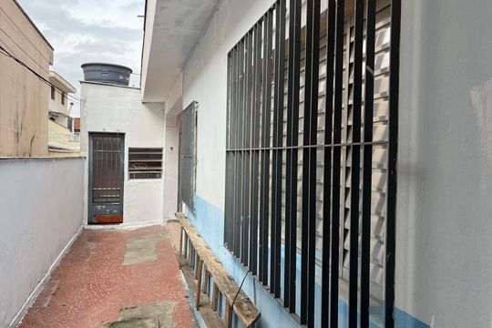 Corredor de casa à venda com 2 quartos, 200m² em Alto da Lapa, São Paulo